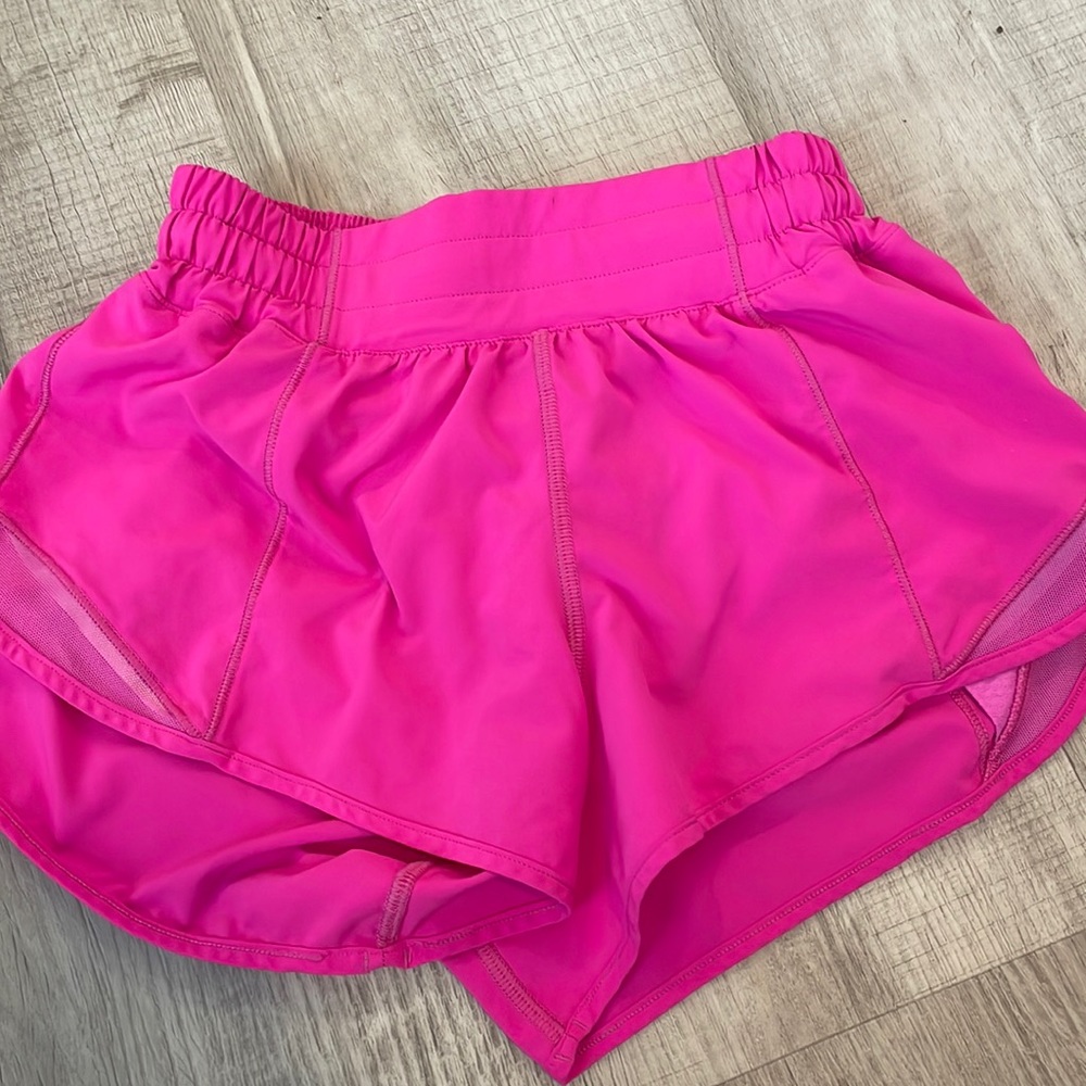 RARE Pow Pink Lululemon Hotty Hot Shorts Size 2